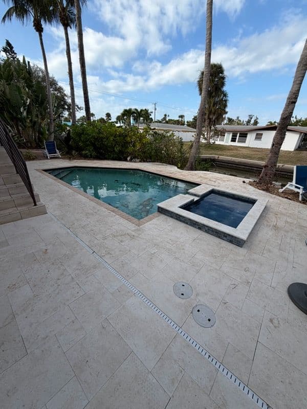 Gallery photos for Fresh Look for a Poolside Haven: Image #1